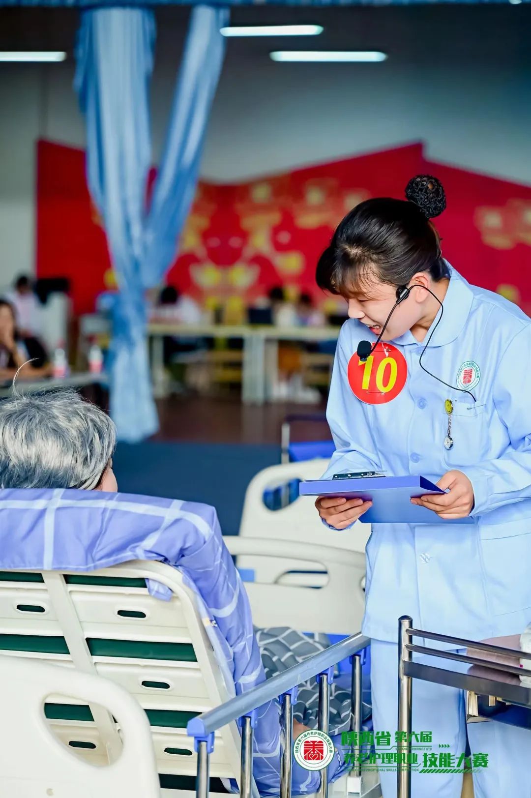 頤悅養(yǎng)老公司的李露露，你是好樣的！