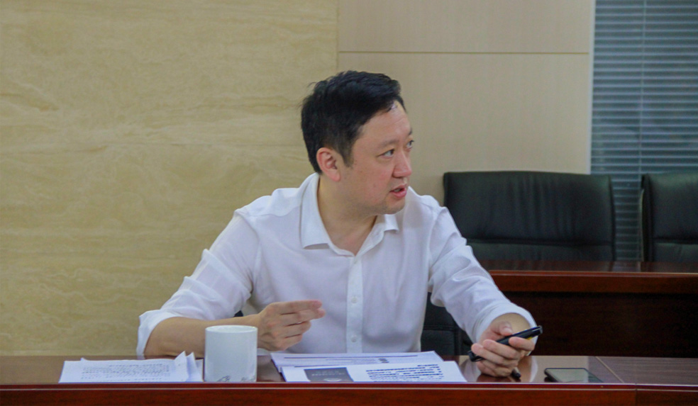 杜巖岫同志參加支部活動(dòng)，為黨員講授黨課